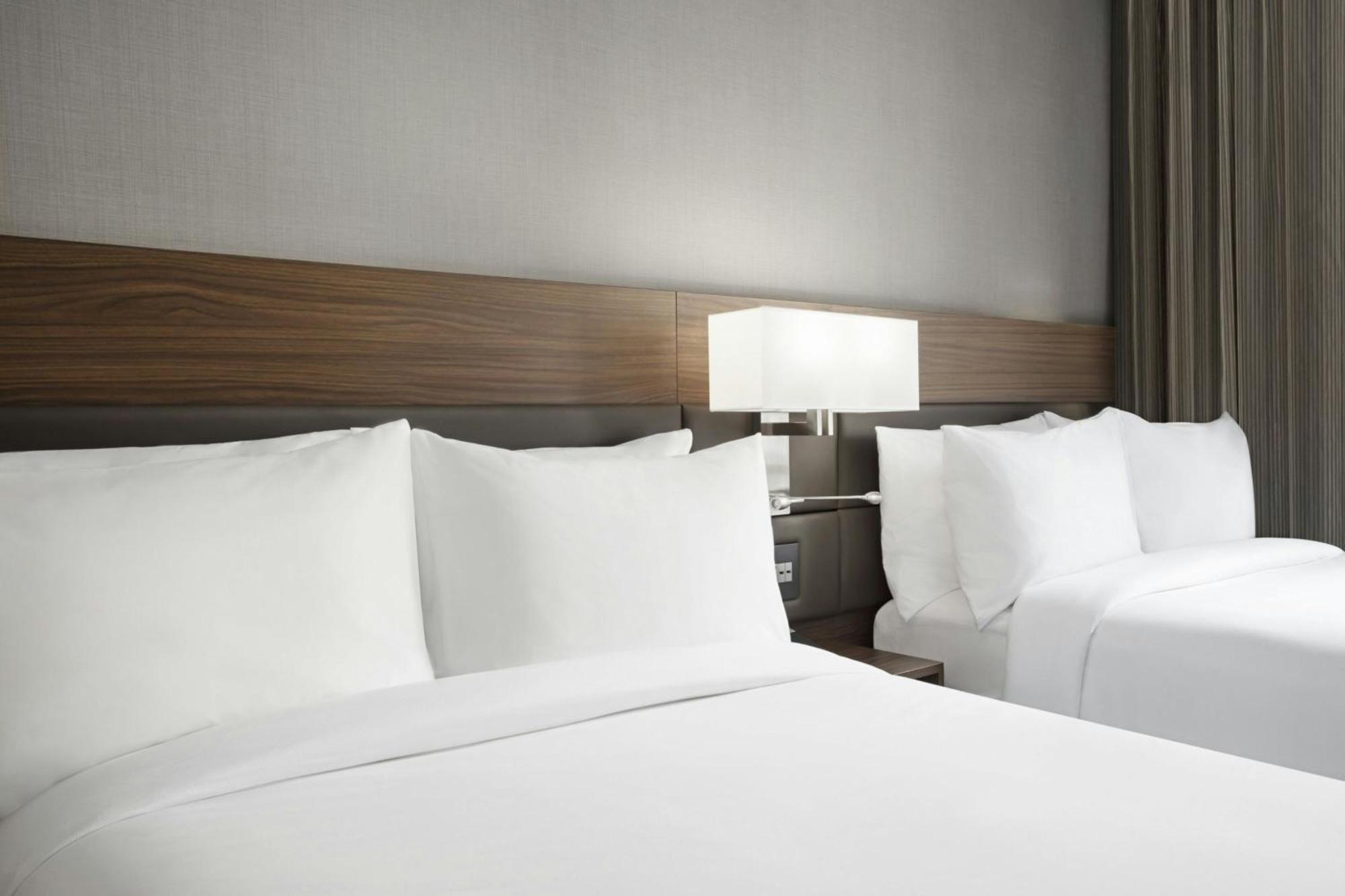 Ac Hotel By Marriott St. Louis Клейтон Экстерьер фото